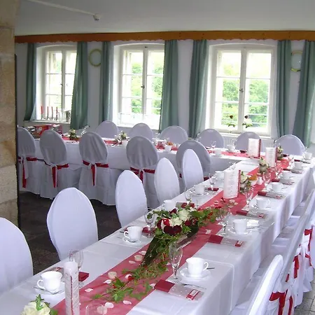 Burg 3*